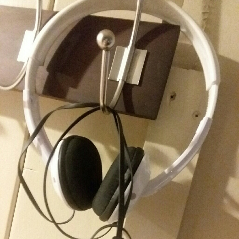Newest Very Nice. Loud Bass Adjustable Earphone se